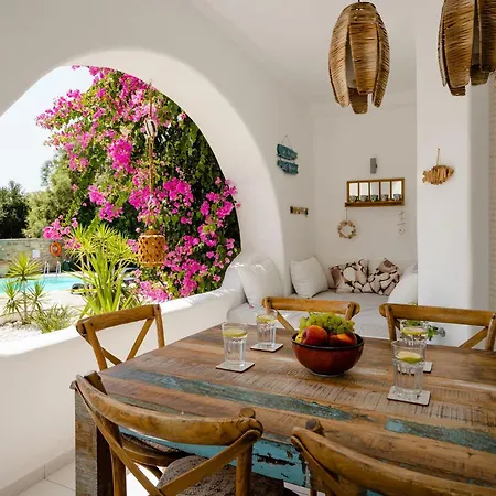 Albion, Cosy Two Storey Apartment, Stelida Naxos *