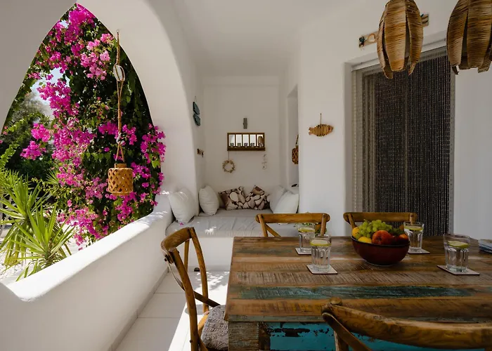 Albion, Cosy Two Storey Apartment, Stelida Naxos *